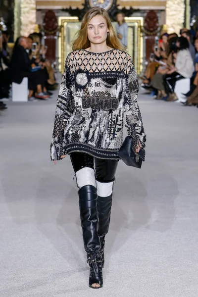 Look 12